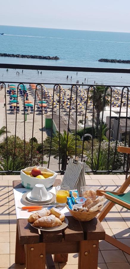 Deluxe Triple Room Sea View