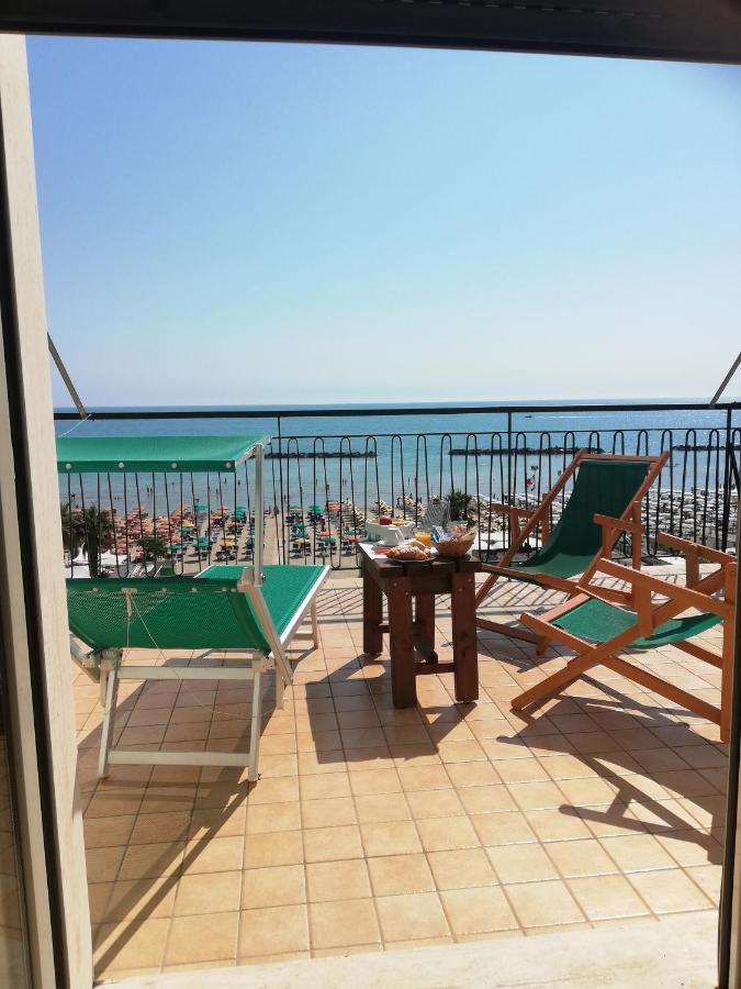 Deluxe Triple Room Sea View